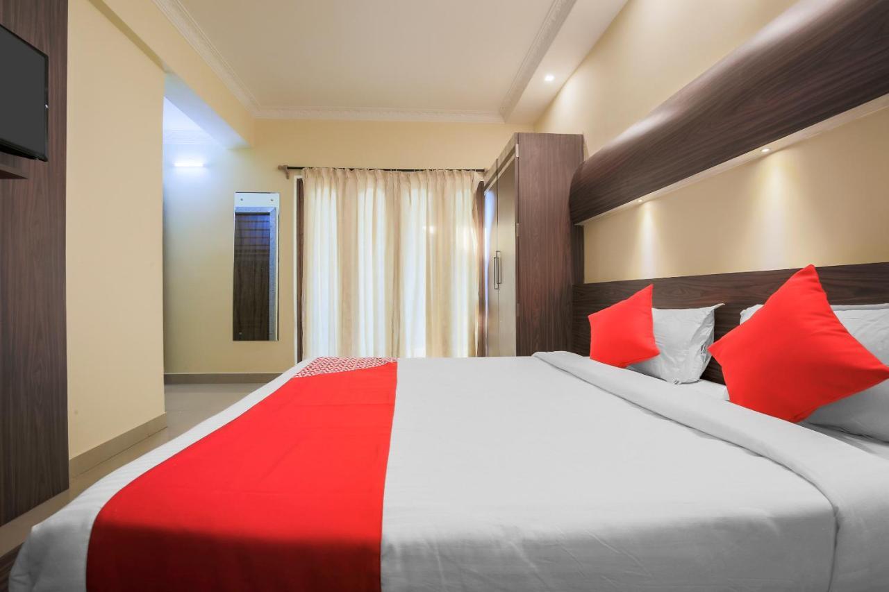 Oyo 24883 Eufregina And Hotel